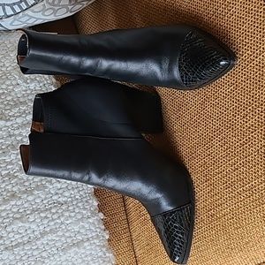 Donald J Pliner booties